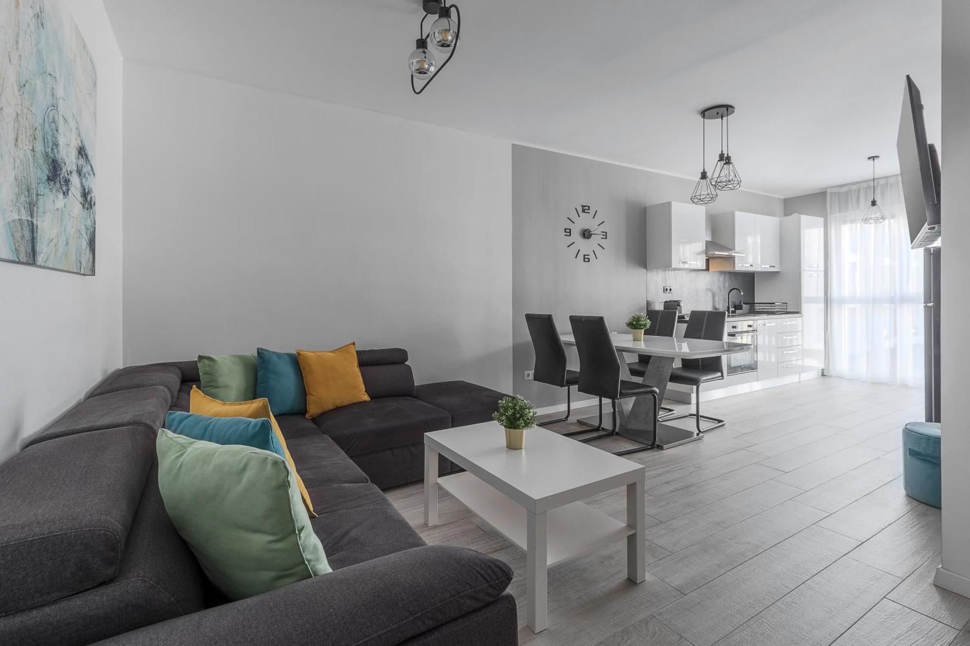 Ceyrat Flat Apartamento Oradea Exterior foto