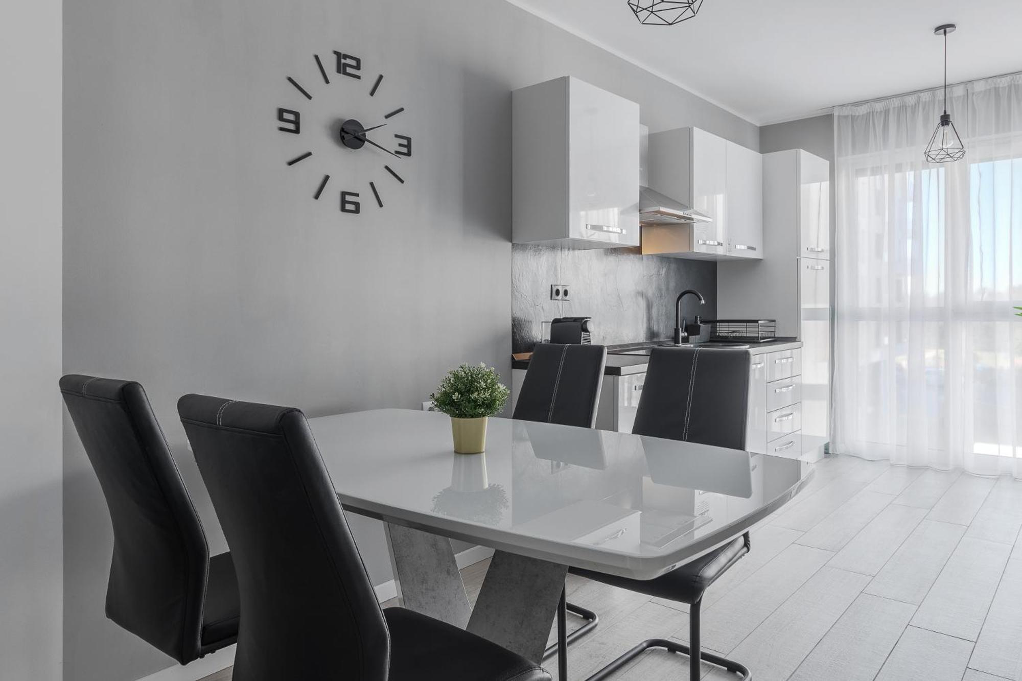 Ceyrat Flat Apartamento Oradea Exterior foto